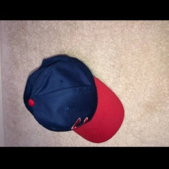 Cubs Official MLB Adjustable Hat Snap Back + Free jean shorts - Picture 2 of 4